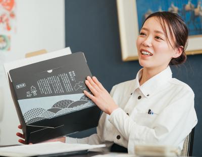 地域の魅力も発送箱に印刷