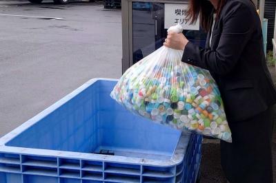 回収されたペットボトルキャップ​