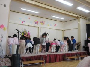 呼名されて礼。