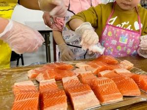 メイプルサーモンを料理