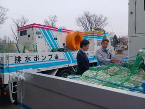排水ポンプ車納車式