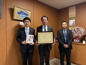 寄附受納・感謝状贈呈（マイスター株式会社様）