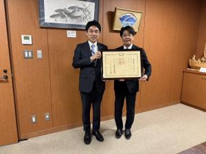 紺綬褒章伝達式・感謝状贈呈(株式会社東北装美様)