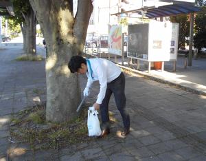ごみ拾いの様子