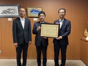 寄附受納・感謝状贈呈（昭和産業株式会社様）