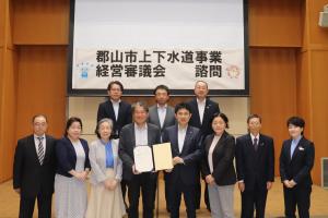 郡山市上下水道事業経営審議会委員と市長