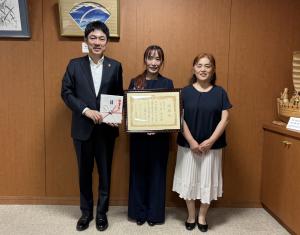 寄附受納・感謝状贈呈（株式会社日生様）
