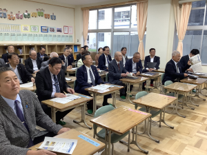 小山田小学校（校舎）の現地調査の様子