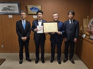 寄附受納・感謝状贈呈(郡山電設業者協議会様)