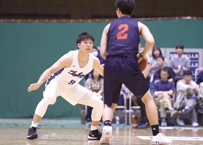 山内選手の大学時代のプレー写真