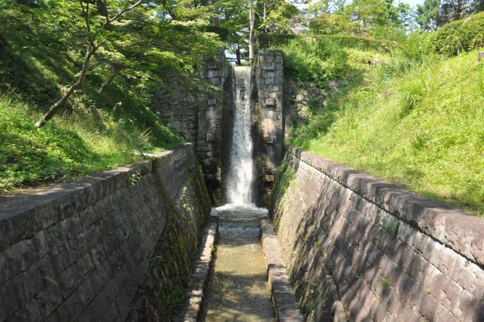 安積疏水麓山の飛瀑の画像