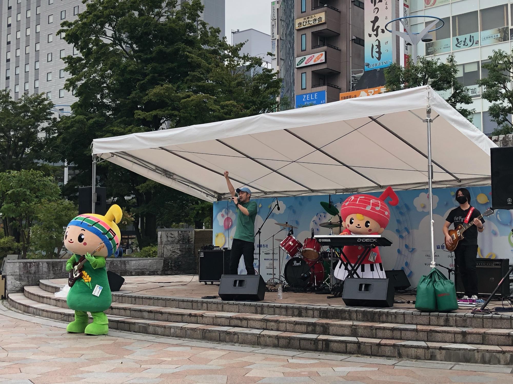 郡山市音楽の日のイベントで披露するがくとくんバンド