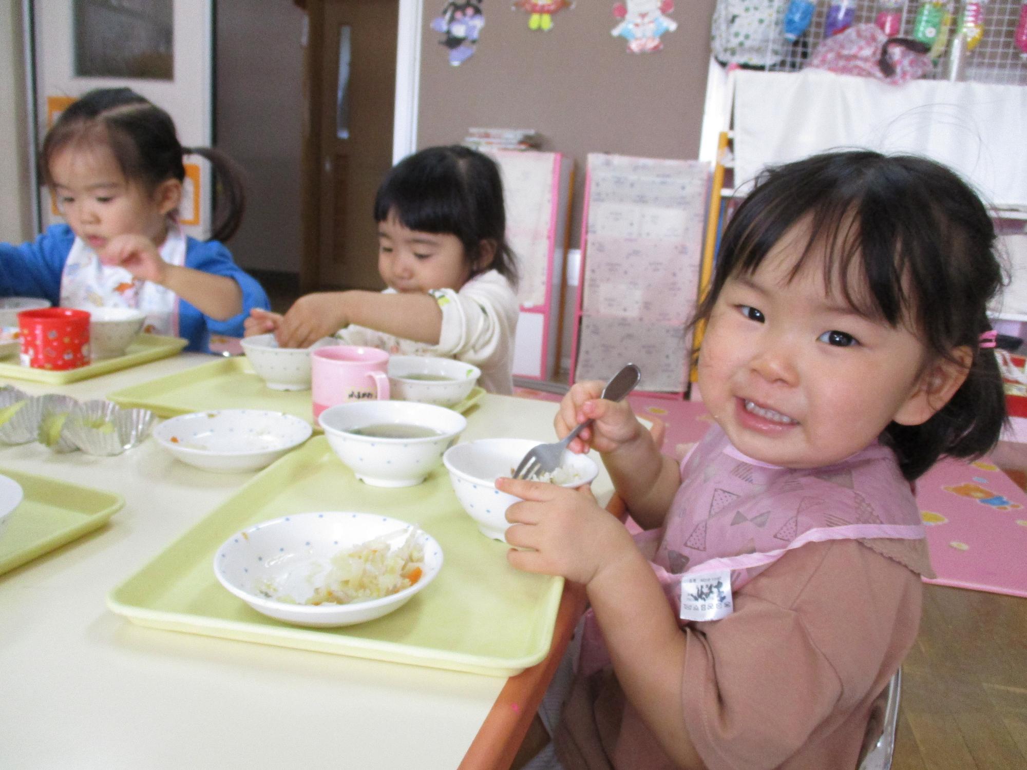 給食の様子の画像1