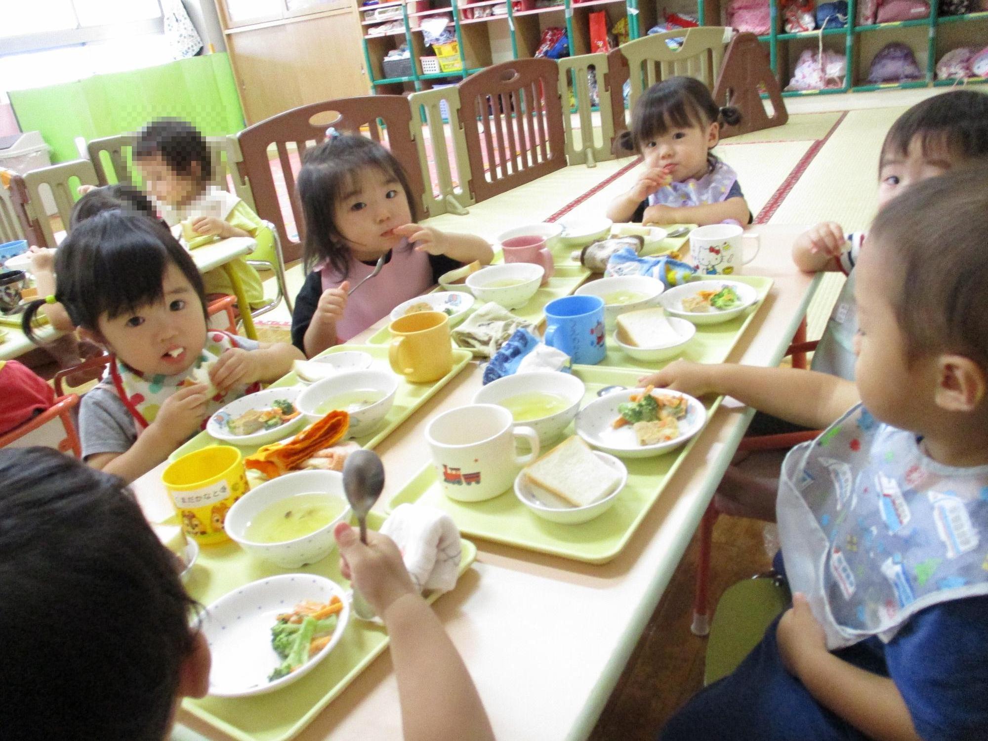 給食の画像3