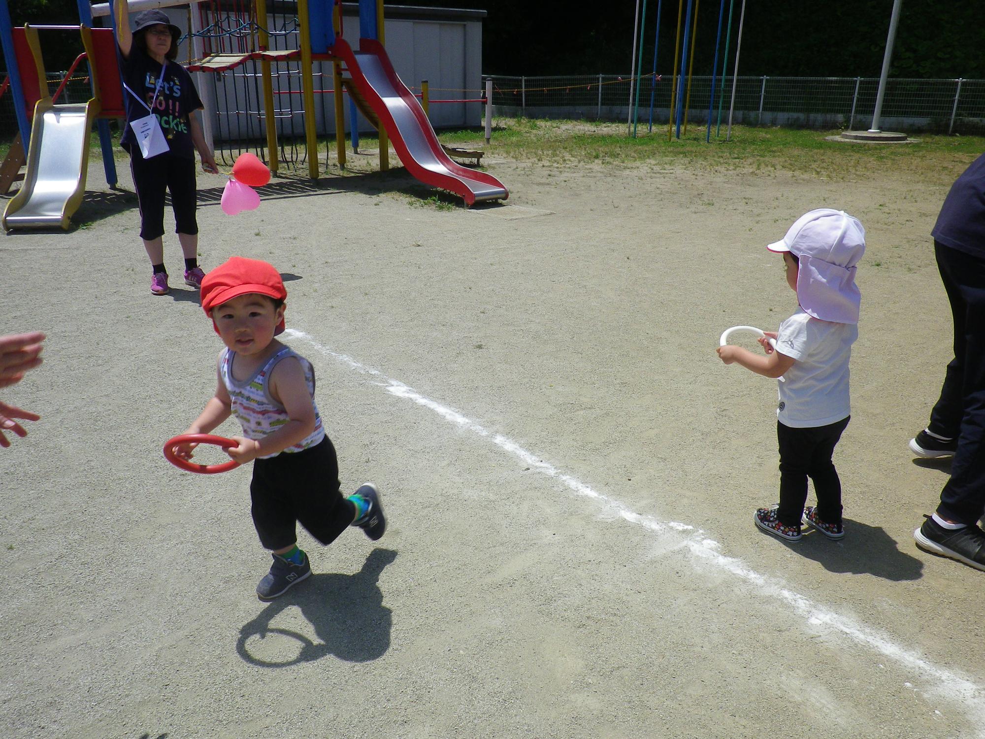 リレーに参加する子ども1