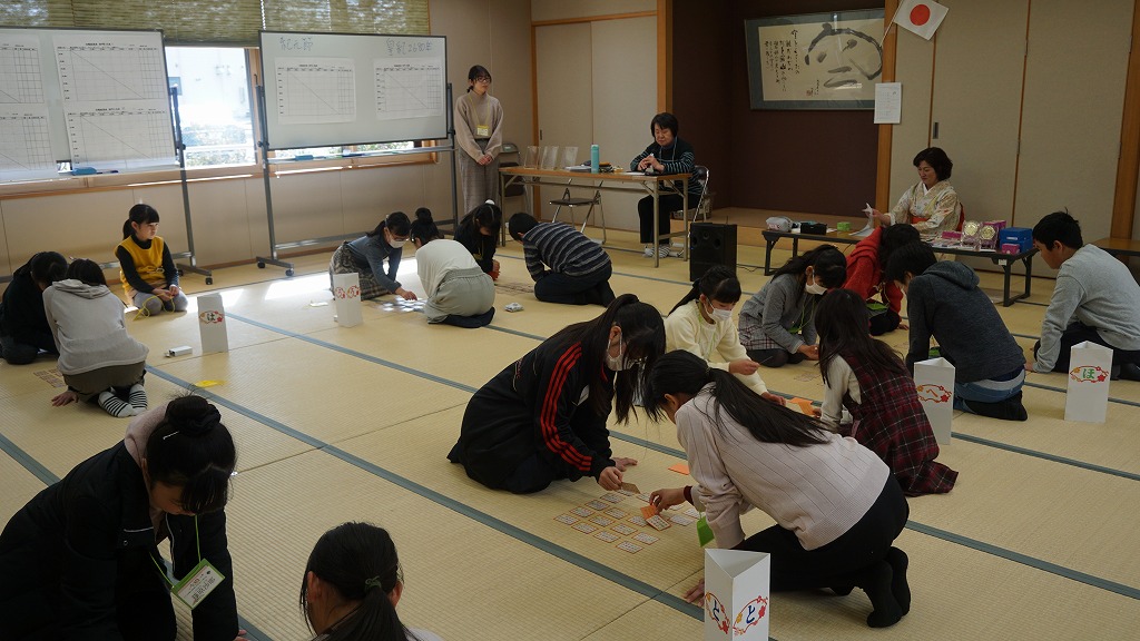 第6回小学生百人一首大会の様子の画像