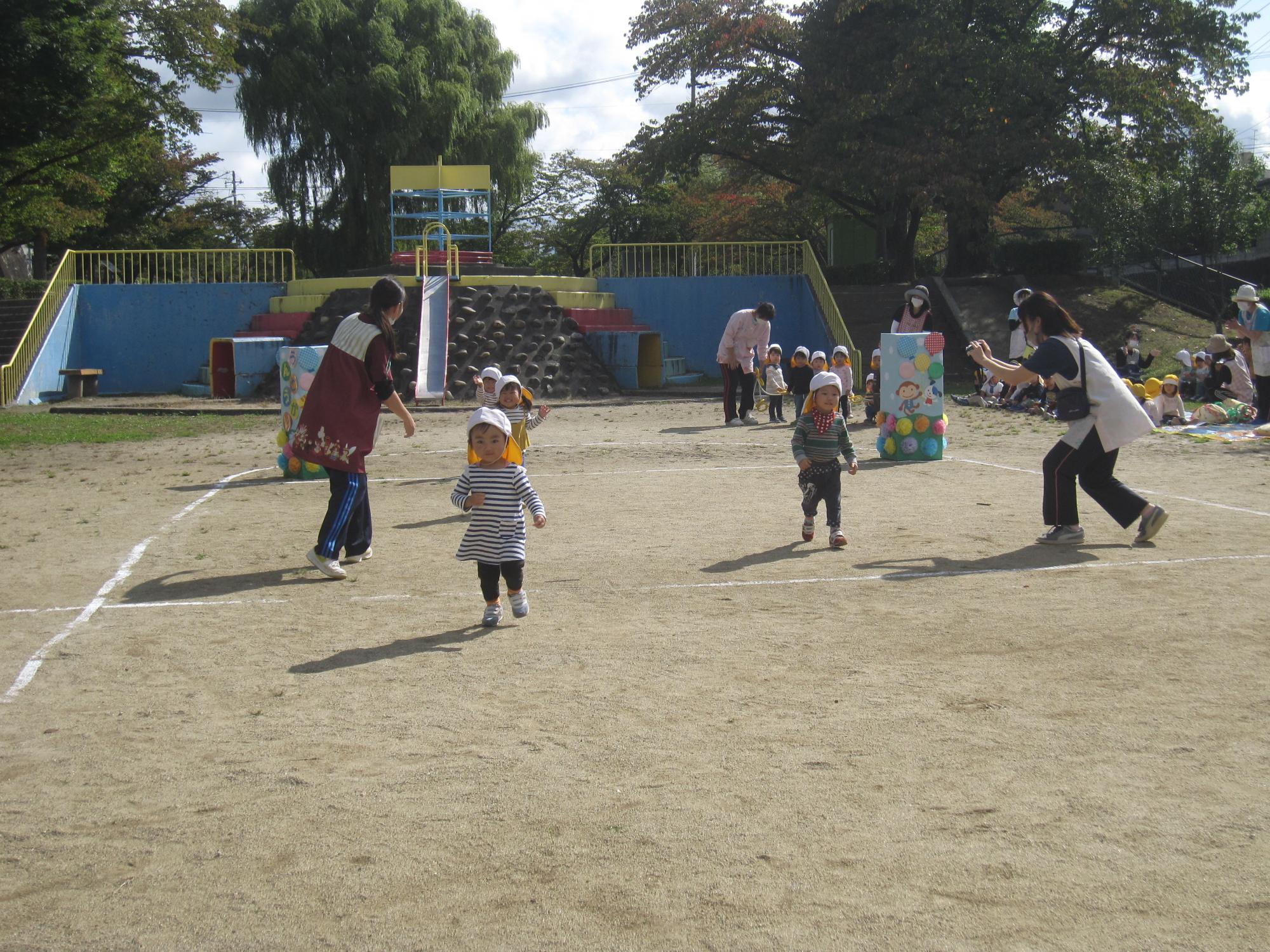 りす組運動会ごっこの画像2