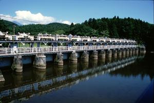 安積疏水十六橋水門