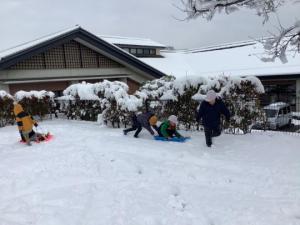 そり遊び楽しいな